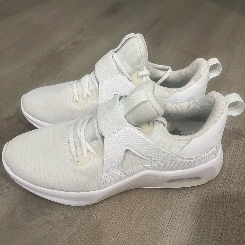 Nike Air Max Bella TR 5